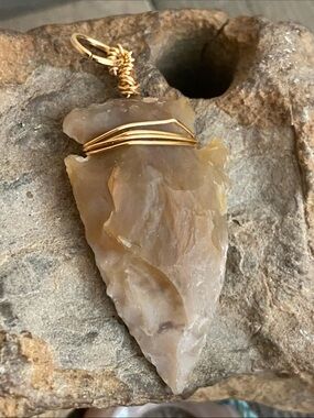 NEW Handmade Wire Wrapped Arrowhead Stone Pendant